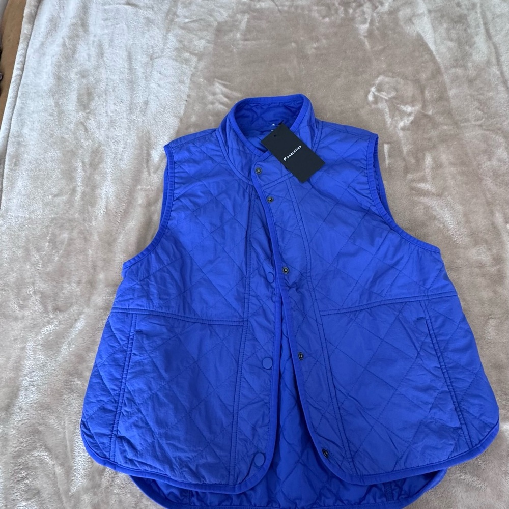 Fabletics Women's Daydreamer Quilted Vest in Sapphire Sky